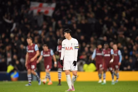 Tottenham thua ngược West Ham trên sân nhà