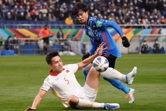 Arsenal gia nhập cuộc đua chiêu mộ Mitoma