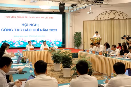 Đạo đức nghề nghiệp là nền tảng cho mỗi người làm báo