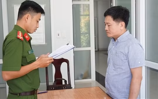 Bắt đối tượng lừa “hô biến” đất trồng lúa, hoa màu thành đất ở để chiếm đoạt tiền