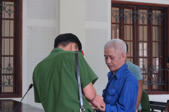 Thủ đoạn của nhóm tài xế taxi chở người nước ngoài xuất cảnh trái phép