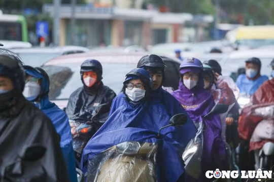 Miền Bắc chuyển rét đậm, miền Trung mưa to