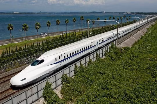Phấn đấu khởi công xây dựng 2 đoạn ưu tiên đường sắt cao tốc trước năm 2030
