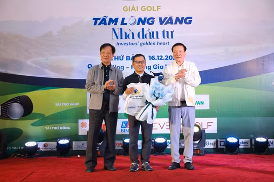 Giải golf "Tấm lòng vàng Nhà đầu tư" quyên góp được 650 triệu đồng cho các hoạt động từ thiện