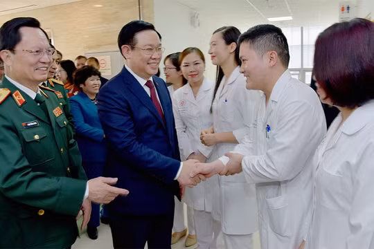 Bệnh viện Trung ương Quân đội 108 đóng góp tích cực vào sự nghiệp chăm sóc, bảo vệ sức khỏe toàn dân