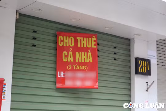 Hàng loạt mặt bằng đắt đỏ tại Thủ đô treo biển "chờ" được thuê