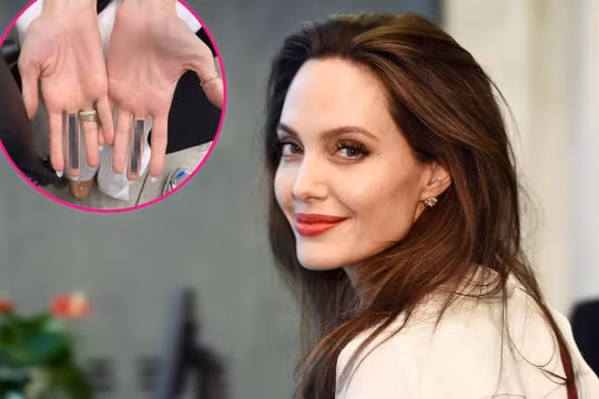Hình xăm mới đầy bí ẩn của Angelina Jolie