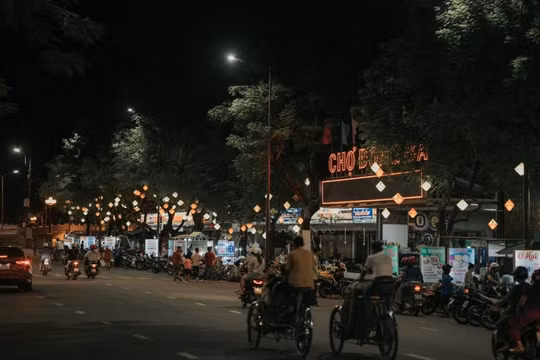 Chợ đêm Đông Ba, điểm thu hút khách du lịch tại Huế