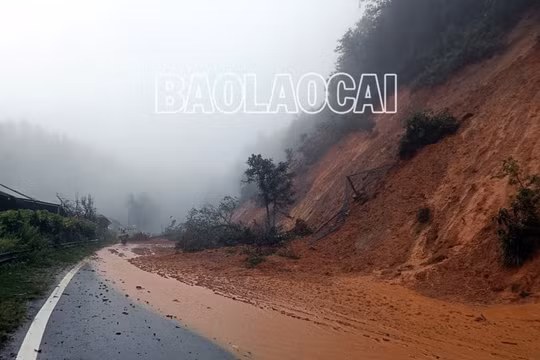 Lào Cai mưa lớn diện rộng gây sạt lở nghiêm trọng nhiều tuyến đường