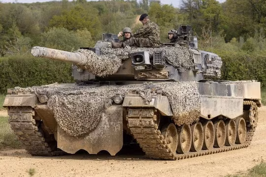 Cạn kho vũ khí do viện trợ cho Ukraine, Đức được Thụy Sĩ bán lại xe tăng Leopard II