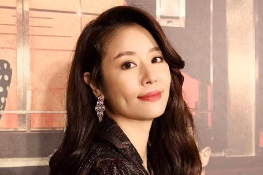 Lâm Tâm Như khoe eo thon đến khó tin