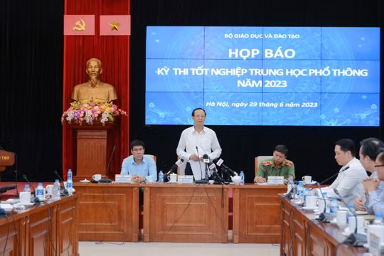 Thi tốt nghiệp THPT 2023: 41 thí sinh vi phạm quy chế, đình chỉ làm nhiệm vụ 6 giám thị