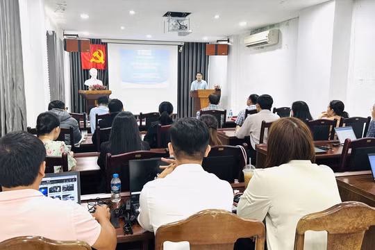 Nâng cao kỹ năng làm tác phẩm báo chí đa nền tảng cho phóng viên khu vực miền Trung