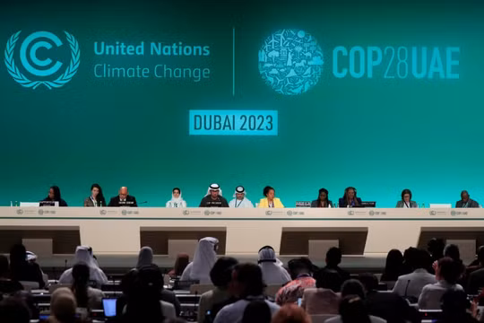 COP28 buộc phải tăng ca do chia rẽ về việc loại bỏ nhiên liệu hóa thạch