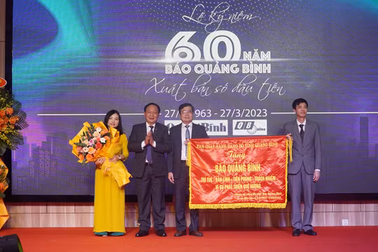Báo Quảng Bình kỷ niệm 60 năm ngày ra số đầu