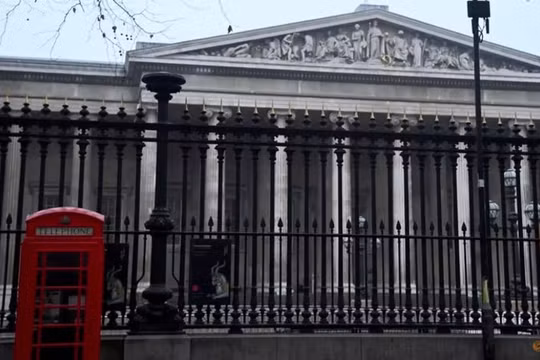 Giám đốc Bảo tàng Anh từ chức vì kho báu bị đánh cắp