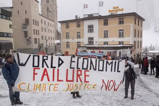 Các nhà hoạt động khí hậu biểu tình trước thềm Davos 2023