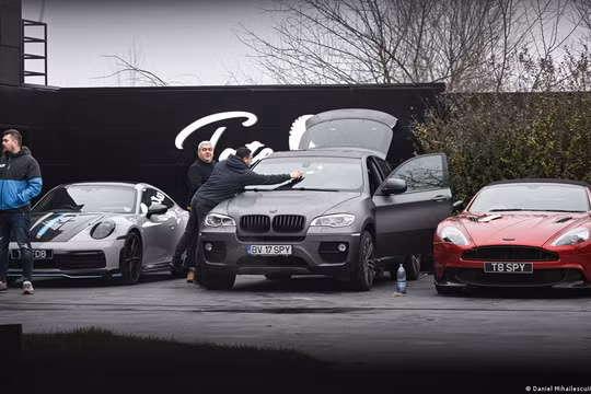 Romania thu giữ dàn siêu xe của “người nguy hiểm nhất Tiktok”