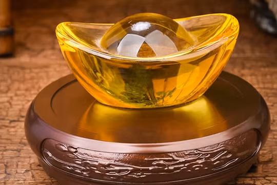 Vật phẩm phong thuỷ 2023 bàn thờ thần tài