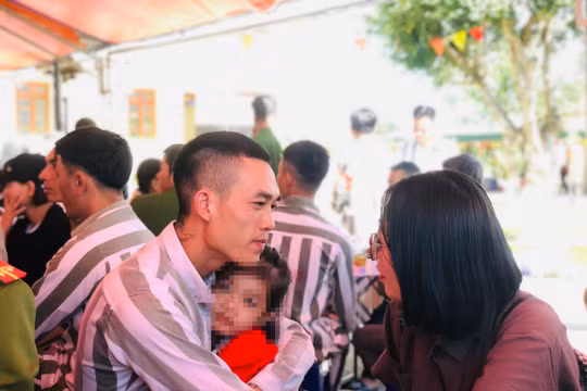 Gia Lai: Ấm lòng bữa cơm tất niên đặc biệt trong Trại giam Gia Trung