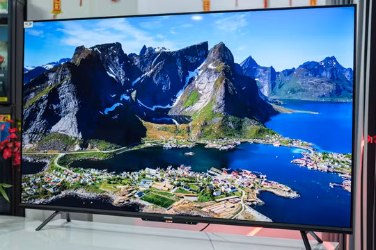Cận cảnh TV Coocaa 55Y72 của Google