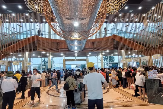 Dư địa bất động sản nghỉ dưỡng Vân Đồn: Cửa ngõ “tỷ đô” bên Vịnh di sản