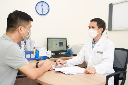 Đau tức hạ sườn đi khám phát hiện ung thư gan giai đoạn muộn