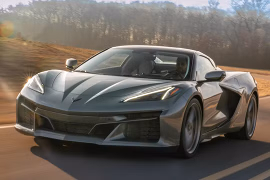 Chevrolet Corvette lần đầu được trang bị động cơ hybrid