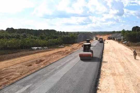 Tháo gỡ khó khăn về mặt bằng thi công cao tốc Bắc - Nam qua Quảng Trị