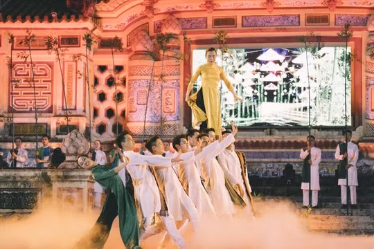 4 kỷ lục Việt Nam được xác lập tại Festival nghề truyền thống Huế