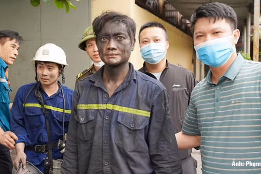 Giải cứu thần tốc hai công nhân mắc kẹt tại mỏ than Vàng Danh