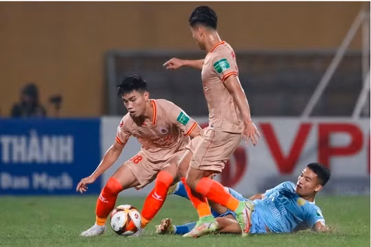 Công an Hà Nội thắng đậm Nam Định 4-0 trên sân Hàng Đẫy