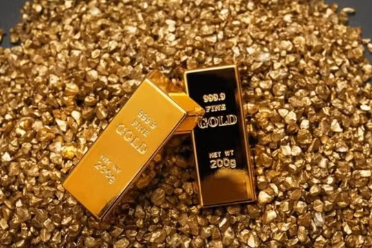 Giá vàng thế giới tăng mạnh gấp 3,3 lần vàng SJC