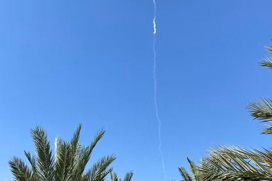 Phiến quân Houthi ở Yemen tiếp tục tấn công tên lửa và UAV vào Israel