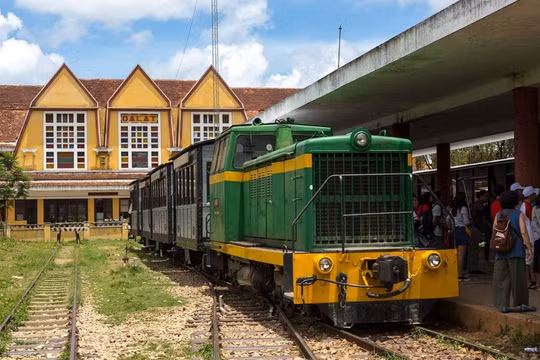 Giảm giá vé tàu du lịch Đà Lạt phục vụ người dân đi lại