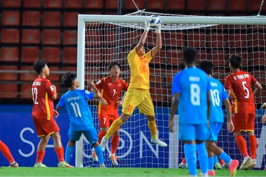 HLV Hoàng Anh Tuấn: 'U17 Việt Nam căng thẳng, thi đấu không đúng sức'