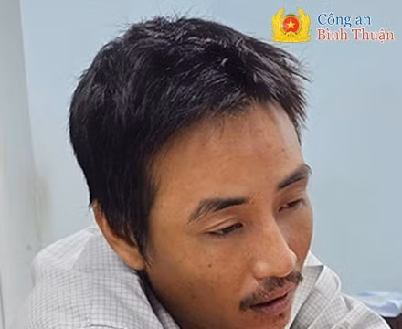 Đến thắp hương cho ông bà xảy ra mâu thuẫn, cháu trai dùng dao đâm cậu ruột tử vong