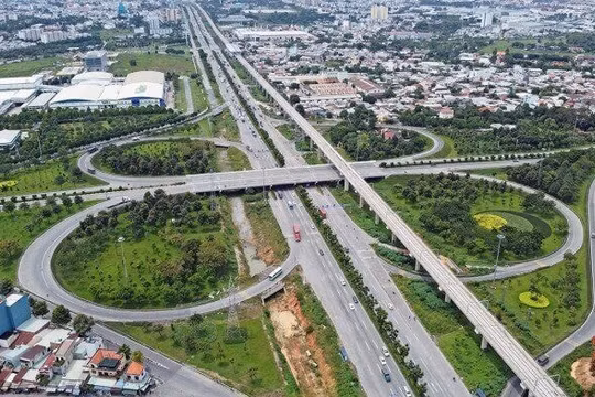 Đề xuất mở rộng tuyến cao tốc TP HCM – Trung Lương – Mỹ thuận lên 8 làn xe
