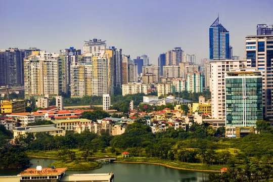 Lãi suất neo ở mức cao, nhà đầu tư buộc phải “nhả hàng”, thanh lý căn hộ