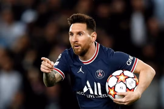 Messi không chịu giảm 25% lương để ở lại PSG