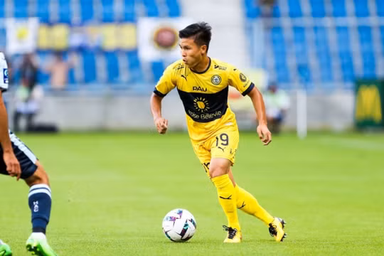 Quang Hải tiếp tục bị Pau FC gạch tên