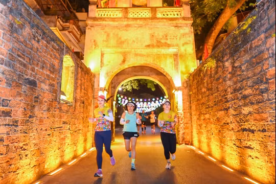 VnExpress Marathon Hanoi Midnight 2023 “đổ bộ” về Thủ đô Hà Nội