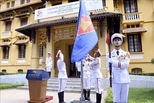 Lễ Thượng cờ kỷ niệm 56 năm Ngày thành lập ASEAN