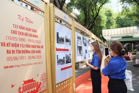 Tổ chức Tuần lễ triển lãm kỷ niệm ngày sinh Chủ tịch Hồ Chí Minh, ngày Bác Hồ ra đi tìm đường cứu nước