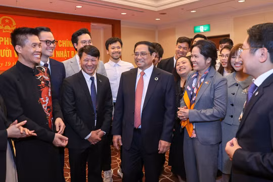 Phải luôn luôn nuôi dưỡng lòng yêu nước trong cộng đồng người Việt ở nước ngoài qua các thế hệ