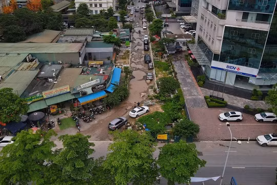 Cầu Giấy (Hà Nội): Gần 3 năm không làm xong đoạn đường khoảng 200 mét
