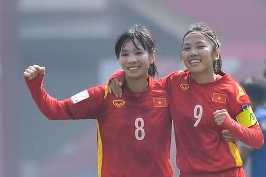 Lank FC mời tuyển thủ nữ Thùy Trang sang Bồ Đào Nha thi đấu