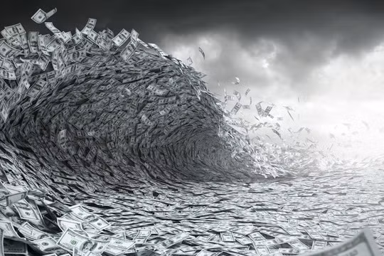 Bloomberg: Thế giới sẽ phải đối mặt với 'cơn sóng thần nợ'