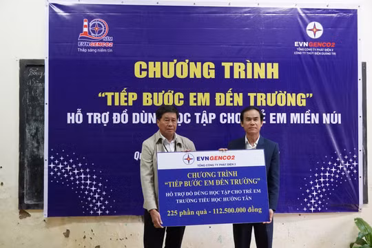 Tiếp bước em đến trường ở miền núi Quảng Trị