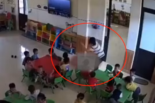 Cô giáo kéo lê, tát, đá bé gái ba tuổi ở trường